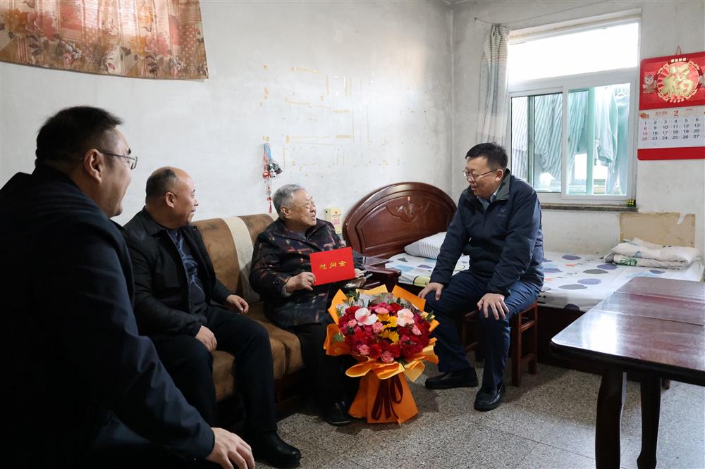 殷殷關(guān)懷 情暖新春！ 濟(jì)南產(chǎn)發(fā)集團(tuán)走訪慰問離退休老干部