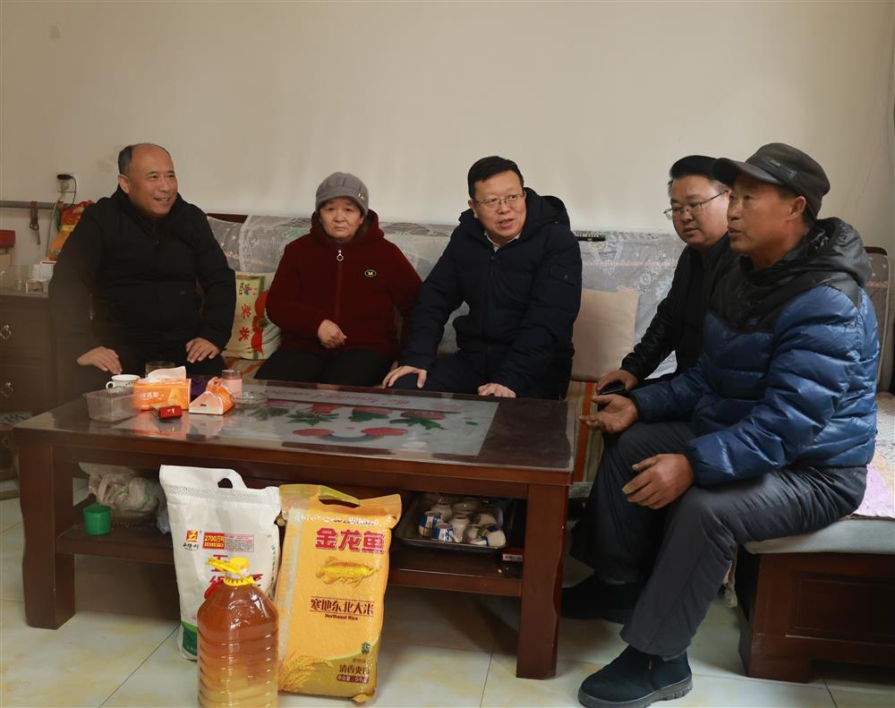 新春送溫暖 幫扶顯擔(dān)當(dāng)！ 濟(jì)南產(chǎn)發(fā)集團(tuán)走訪慰問“第一書記”幫扶村